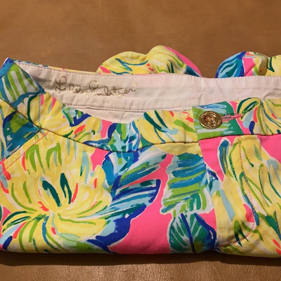 Lilly Pulitzer Women Shorts - Picture 8 of 9